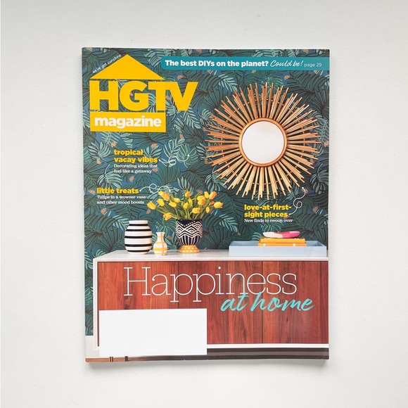 HGTV Magazine Lot Of 5 -  2021 April, Oct, & Nov - 2022 Jan/Feb & March/April - Picture 4 of 7
